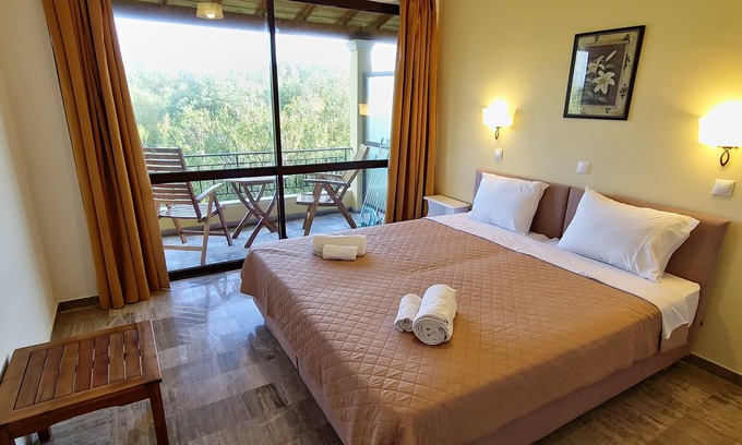 Melikia Apartamento | Apartamento vacacional 'Alexandra Apartment 13' con balcón privado y Wi-Fi