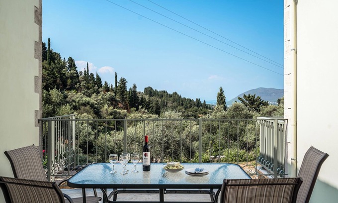 Kariotai Apartamento | Apartamento vacacional 'Armonia Villa Lefkada' con vistas al mar, jardín y Wi-Fi