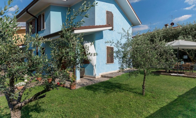 Lazise Apartamento | Apartamento vacacional "Bella Cora" con jardín y azotea privada