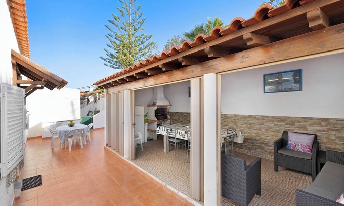 Vale de Centianes Apartamento | Apartamento vacacional "Casa da Praia" cerca de la playa con 3 terrazas privadas y Wi-Fi