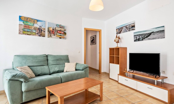 Conil de la Frontera City Center Apartamento | Apartamento vacacional "Casa Señores Cura 1 - Solo Familias" con terraza compartida y Wi-Fi