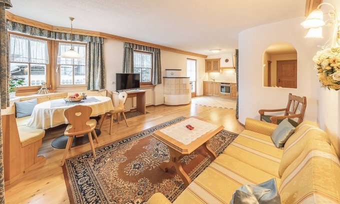 Mareo Apartamento | Apartamento vacacional "Désirée Dolasilla" con balcón, vistas a la montaña, Wi-Fi y televisión