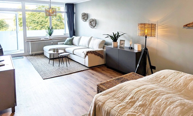 Heiligenhafen Apartamento | Apartamento 'Ferienwohnung Nautilus' con jardín compartido, balcón y Wi-Fi