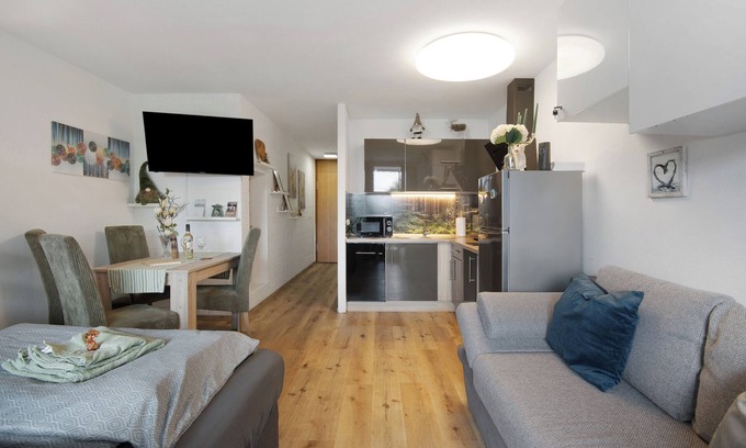 Sankt Englmar Apartamento | Apartamento vacacional 'Hella Wahnsinn' con piscina compartida, balcón y Wi-Fi