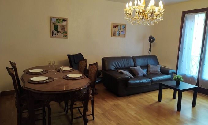 Espalion Apartamento | Apartamento vacacional "Gîte l'Odyssée" con balcón y Wi-Fi