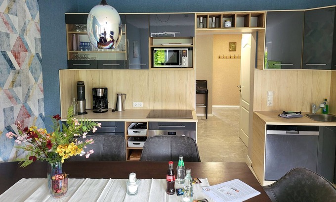Wolmirstedt Apartamento | Holiday Apartment "Hochwertiges 3 Zimmer" with Private Terrace & Wi-Fi