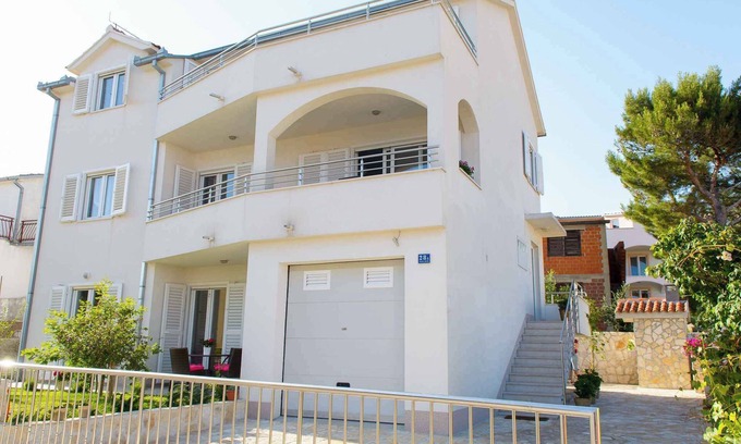 Businci Apartamento | Apartamento vacacional con aire acondicionado a 150 m de la playa
