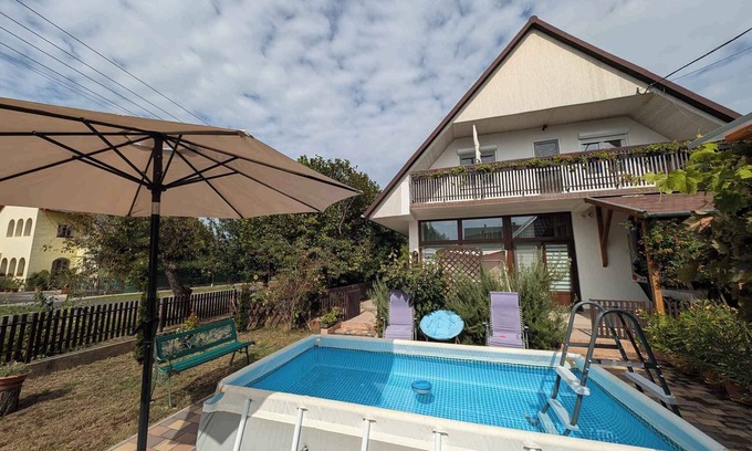 Balatonboglar Apartamento | Apartamento vacacional con terraza e inalámbrico
