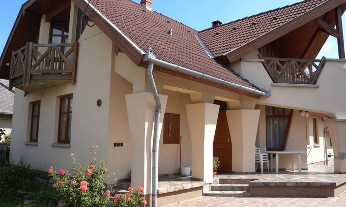 Balatonlelle Apartamento | Apartamento vacacional en una calle tranquila pero cerca del centro