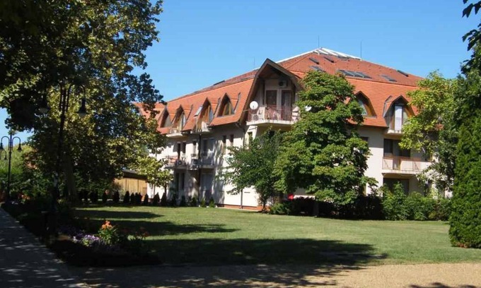Balatonlelle Apartamento | Holiday apartment In the city center with air conditioning