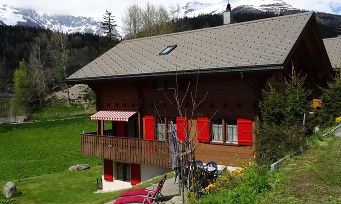 Ernen Chalet De Esquí | Apartamento de vacaciones en un pueblo tranquilo