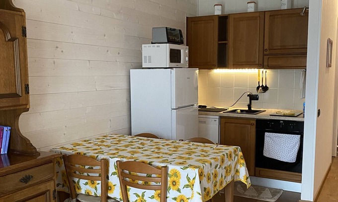 Angolo Terme Apartamento | Apartamento vacacional 'Colle Vareno con vista' con vista a la montaña, terraza y balcón