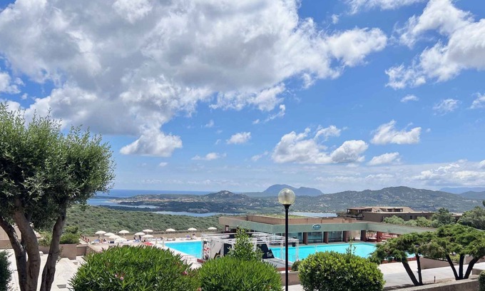 Cugnana Verde Apartamento | Apartamento vacacional Apartamento de dos habitaciones con vistas al mar