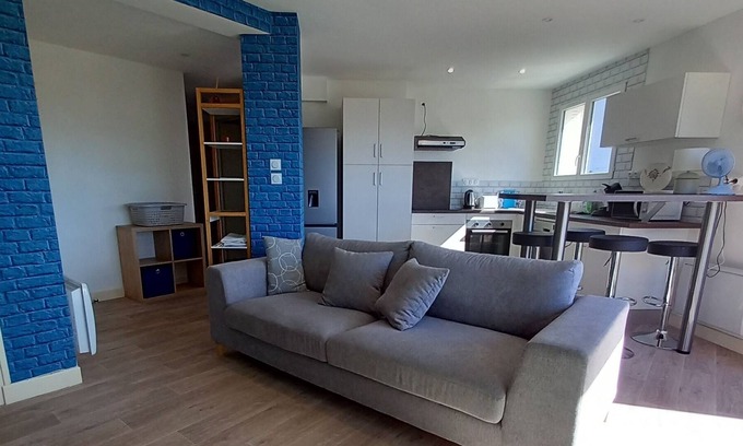 Tarbes Apartamento | Holiday Apartment "L'Oasis" with Mountain View, Private Terrace & Wi-Fi