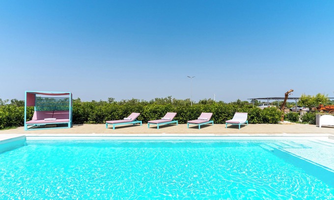 Galatone Apartamento | Apartamento vacacional "Le Scuderie 1" con piscina compartida, terraza compartida y Wi-Fi