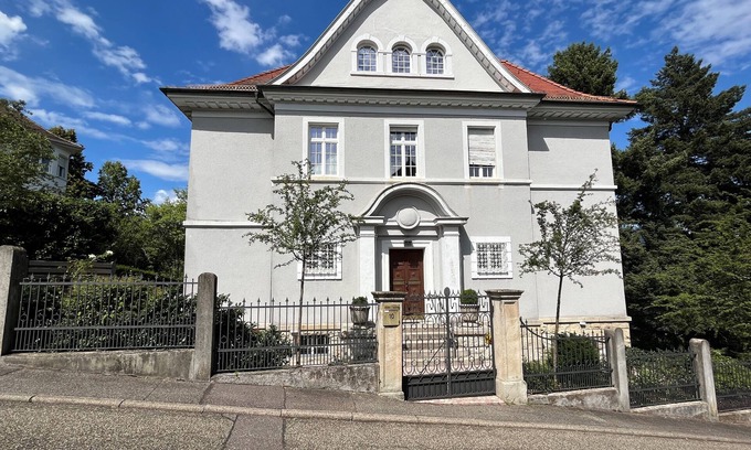 Baden-Baden Apartamento | Apartamento vacacional "Merkurblick" con vistas a la montaña, terraza privada