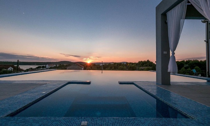 Milna (Brac) Apartamento | Apartamento de vacaciones Milna para 1 - 10 personas con 4 dormitorios - Apartamento en casa unifami