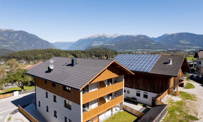 Santo Stefano Apartamento | Apartamento vacacional 'Obergasserhof Waldruhe' con vistas a la montaña, jardín compartido y Wi-Fi