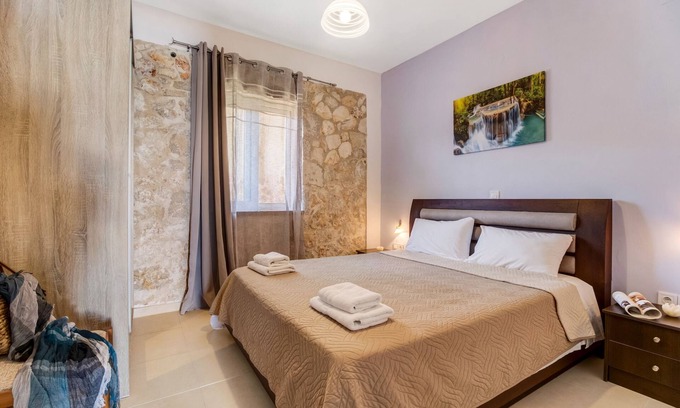 Tsoukaladhes Apartamento | Apartamento vacacional 'One Bedroom Apartment 4' con vistas al mar, piscina compartida y Wi-Fi