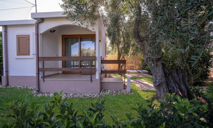 Mattinata Casa | Confortevole Casa Vacanza Orchidea con piscina y playa privada