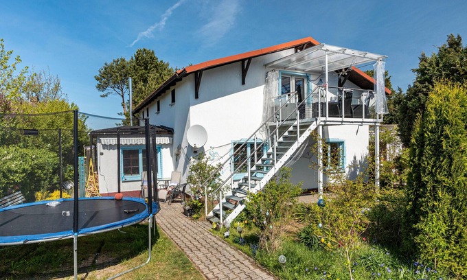 Kroeslin Apartamento | Apartamento vacacional 'Ostseeblick' con vistas al mar, terraza comunitaria y Wi-Fi