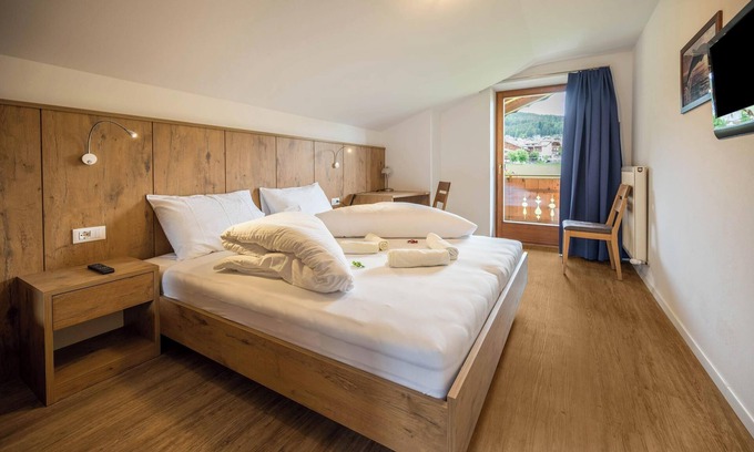 Maranza Apartamento | Apartamento vacacional "Residenz Condor Schlern" con vistas a la montaña, sauna y jardín