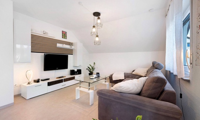 Moessingen Apartamento | Holiday Apartment Rosengarten with Balcony and Wi-Fi