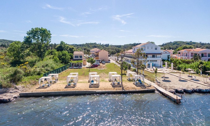 Kavos Apartamento | Apartamento vacacional "Sandy Beach Standard Studio" con piscina compartida