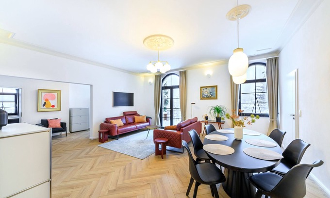 Auerbach Apartamento | Apartamento vacacional "Schlossplatz Vogtland" con terraza privada, sauna privada y Wi-Fi
