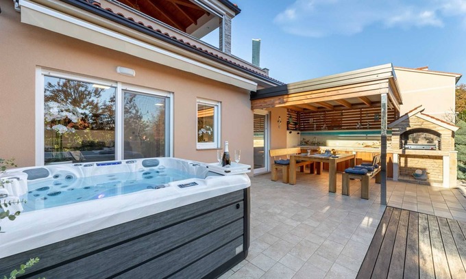 Cizici Apartamento | Holiday apartment Taja with Jacuzzi
