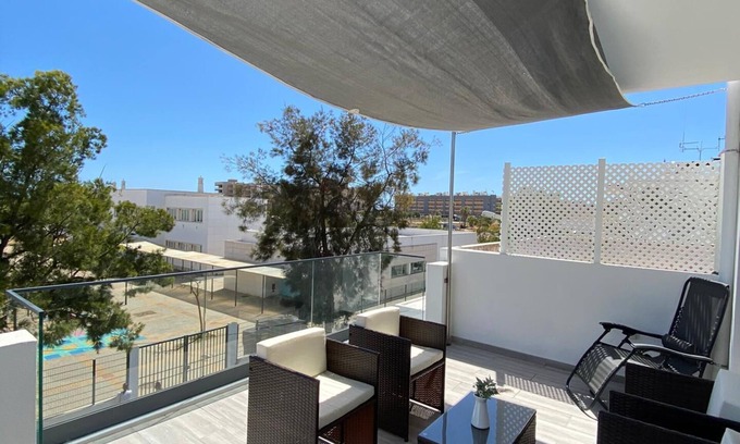 Olhao Apartamento | Apartamento vacacional "T2 Olhão" con vistas al mar, terraza privada y Wi-Fi