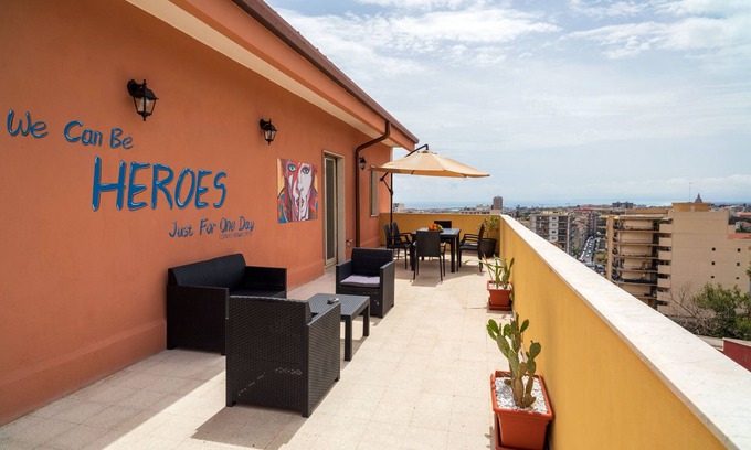 Borgo-Sanzio Apartamento | Apartamento vacacional 'The Home Of Music Stars' con vistas al mar, terraza y Wi-Fi
