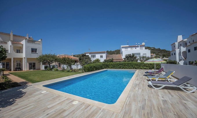 Burgau Apartamento | Apartamento vacacional Villas Brites nº2 con piscina compartida, jardín compartido y Wi-Fi