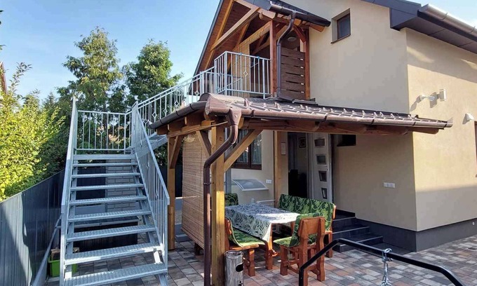 Zsorifurdo Apartamento | Casa vacacional con WiFi y parrilla al aire libre