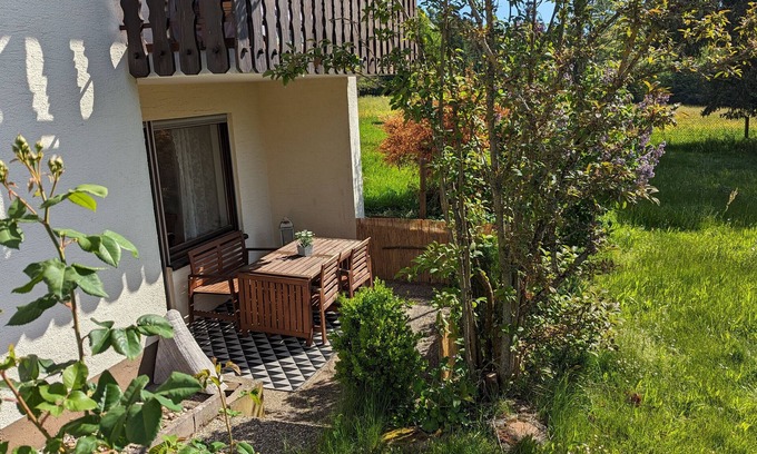 Oberlengenhardt Apartamento | Apartamento 'Ferienwohnung Wiesenblümle' con terraza privada, jardín privado y Wi-Fi