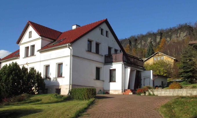 Tisa Apartamento | Apartamento vacacional con una vista en las paredes de Tyssaer (Tiské stěny)