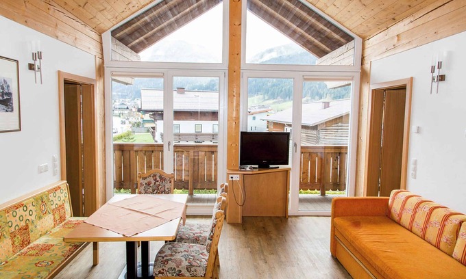 Am Feuersang Apartamento | Holiday apartment with a balcony