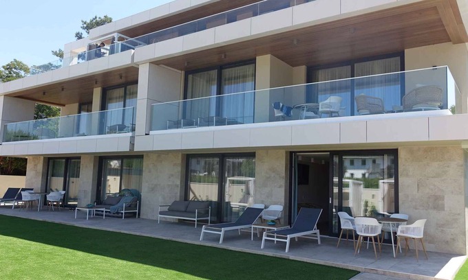 Siofok-Szabadifurdo Apartamento | Apartamento vacacional con vista y aire acondicionado a solo 150m del lago