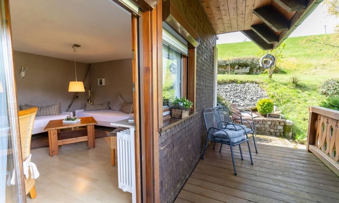 Schonach im Schwarzwald Apartamento | Apartamento vacacional 'Wohnung Winterberg' con vistas a la montaña, terraza privada y Wi-Fi