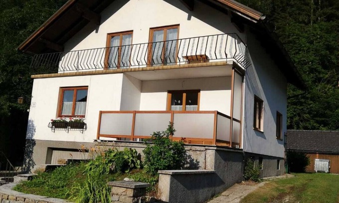 Hollenstein an der Ybbs Apartamento | Casa de vacaciones con 4 dormitorios y terraza.