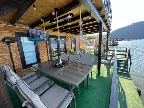 Bicaz Apartamento | Holiday Bicaz Bungalows On The Lake