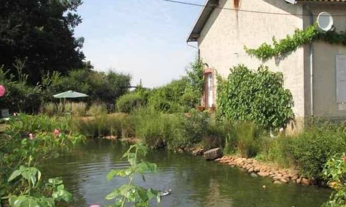 Lathus-Saint-Remy Cabaña | Holiday Cottage On Our Minifundiario