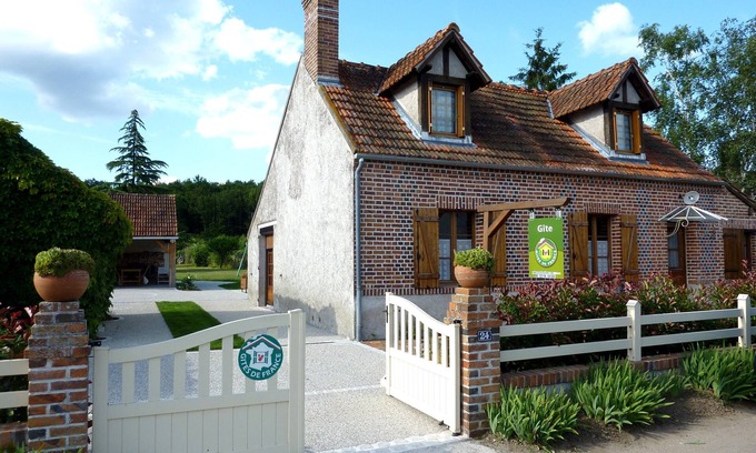 Dhuizon Cabaña | Típica casa de Solognote, 'chanclos viejos' Casa Rural por habitaciones,Chambord