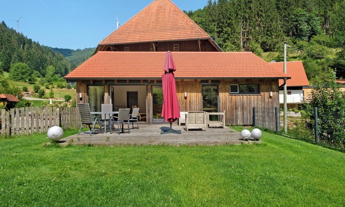 Gutach Casa | Casa de vacaciones 'Steinenbachhäusle' con vistas a la montaña, terraza compartida y Wi-Fi