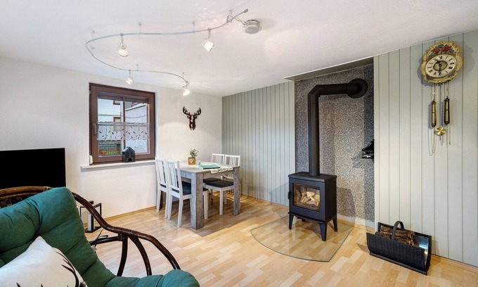 Schonach im Schwarzwald Apartamento | Apartamento vacacional 'Im Salzgässle' con vistas a la montaña, jardín comunitario y Wi-Fi