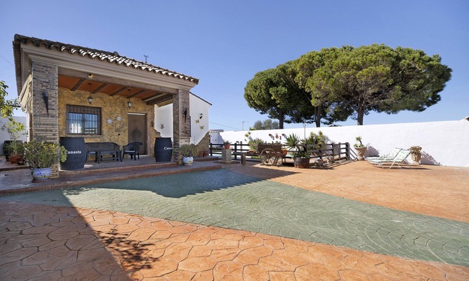 Los Franceses-la Vega Casa | Holiday Home 'Casa De Campo' with Private Pool, Wi-Fi and Air Conditioning