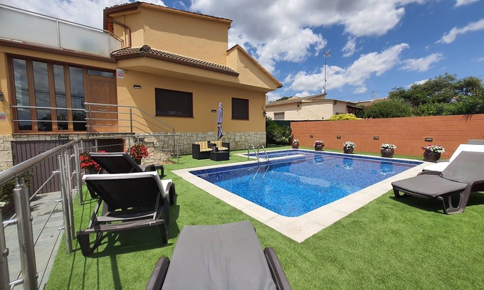 La Torre de Claramunt Cabaña | Casa vacacional (alquiler íntegro) Raco de Lis para 10 personas