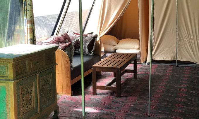 Prat Alquiler De RV | Granja de vacaciones; 3 casas rurales y 8 carpas fijas, espaciosas, cómodas, aptas para niños