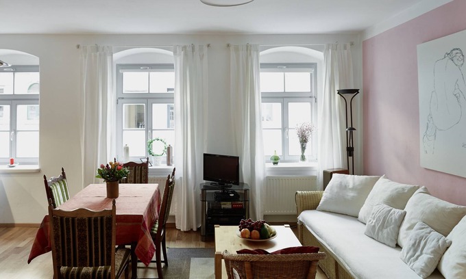 Outer Neustadt Apartamento | Alquiler-Apartamento-Baño Privado-Vista a la Ciudad