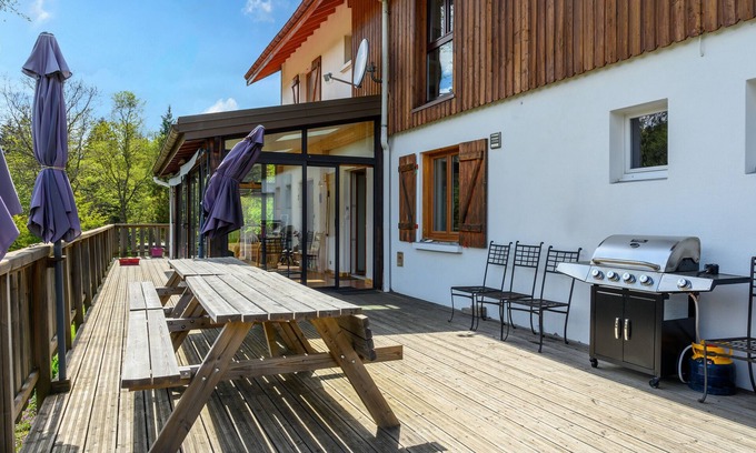 Ban-sur-Meurthe-Clefcy Casa | Casa de vacaciones 'Gîte La Ramée' con vistas a la montaña, terraza privada y Wi-Fi